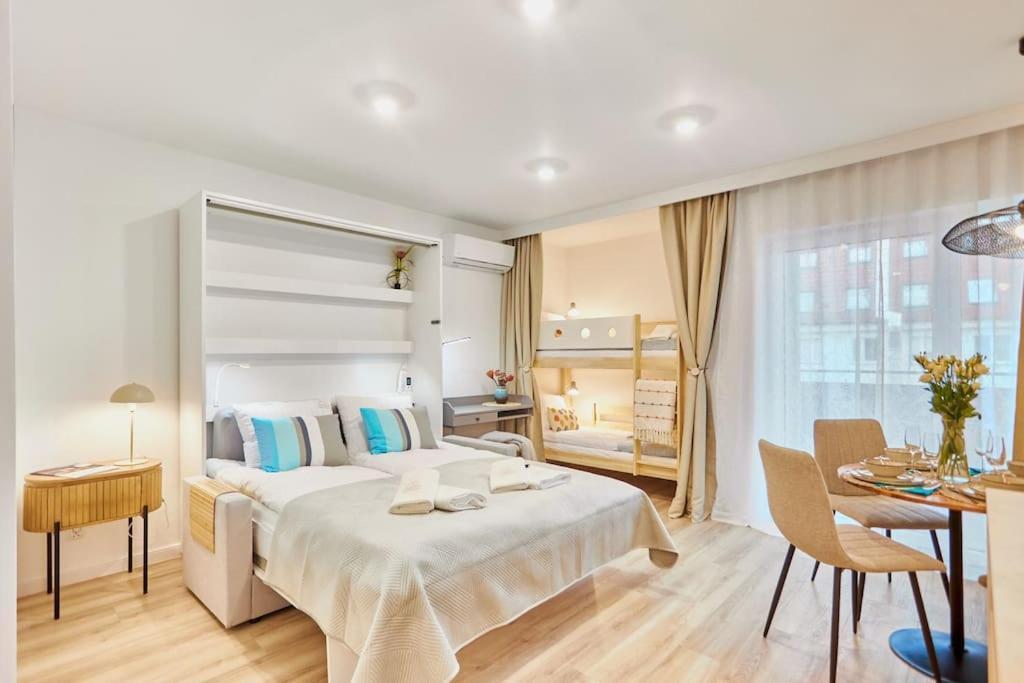 Golden Hour Apartments- Plac Slowianski 26 Swinoujscie Luaran gambar